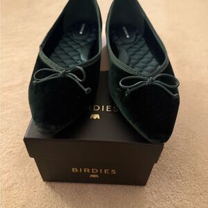 Birdies the goldfinch hunter green